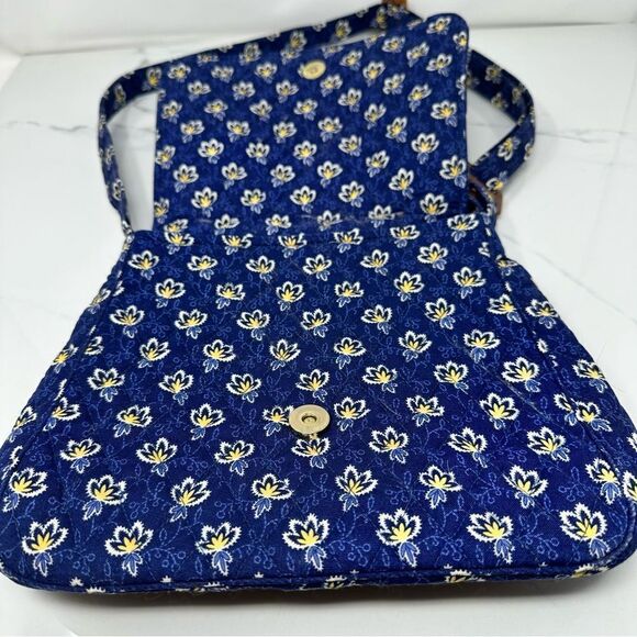 Vera Bradley Bucket Bag - Picture 4 of 10